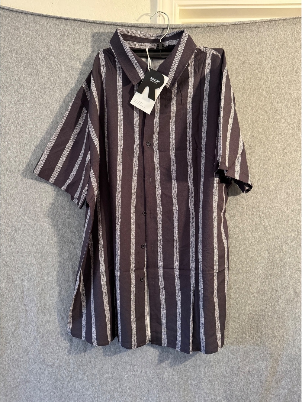 Runcat Mens Purple Striped Short Sleeve Button Front Shirt